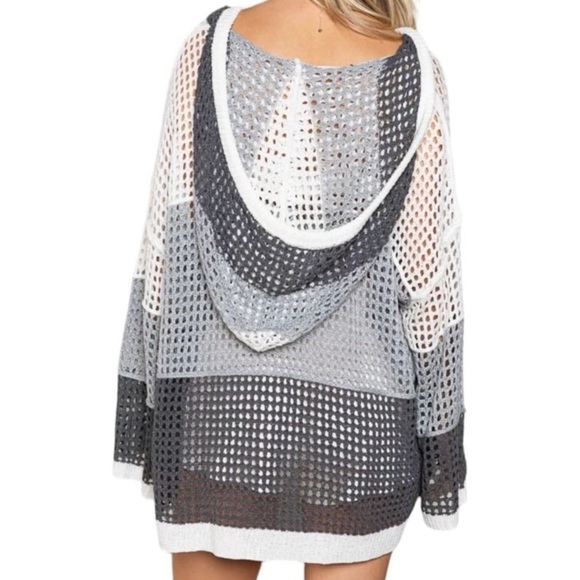 NWOT POL Oversized Gray and White Color Block Hooded Open Knit Top Size Small - Picture 2 of 2